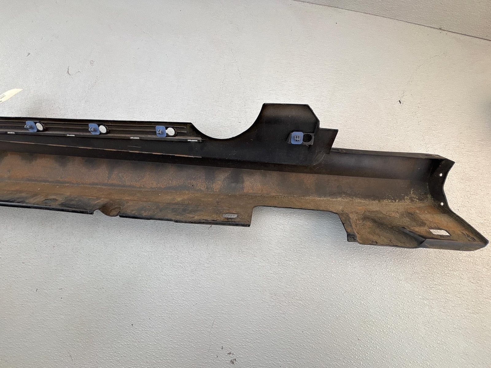 10-17 Mercedes E W212 Rocker Molding Cover Panel Left A2076901140