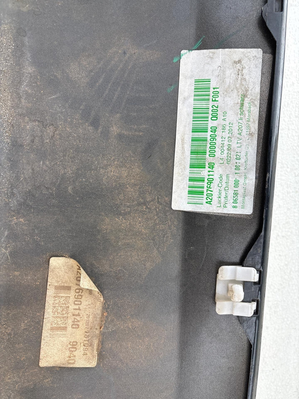 10-17 Mercedes E W212 Rocker Molding Cover Panel Left A2076901140