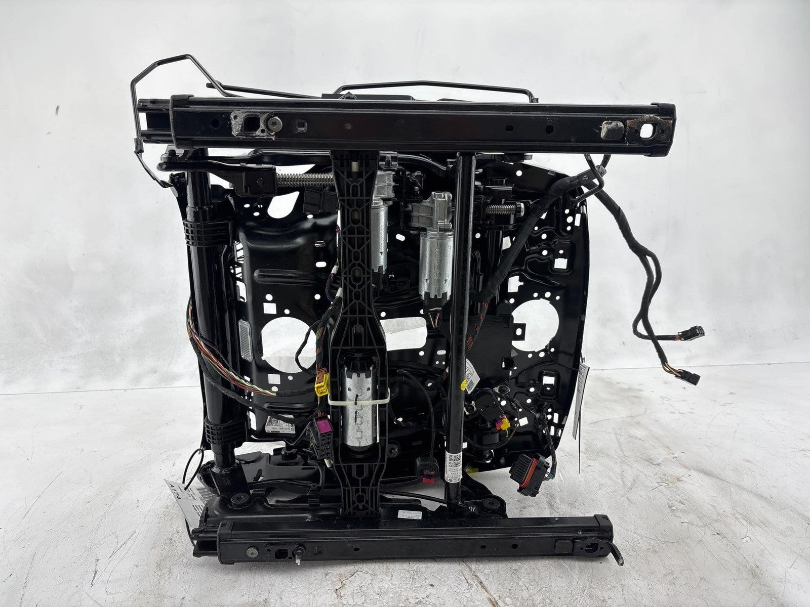 15-18 Audi Q3 Front Right Passenger Seat Lower Adjust Track Frame W/ Motor Oem