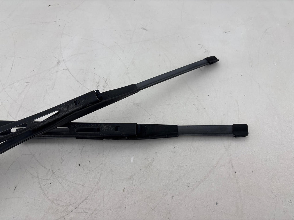 10-17 Chevy Equinox Front Right And Left Side Windshield Wiper Arm Set of 2 OEM