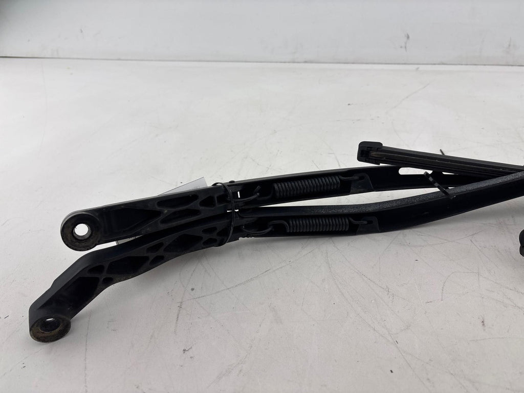 10-17 Chevy Equinox Front Right And Left Side Windshield Wiper Arm Set of 2 OEM