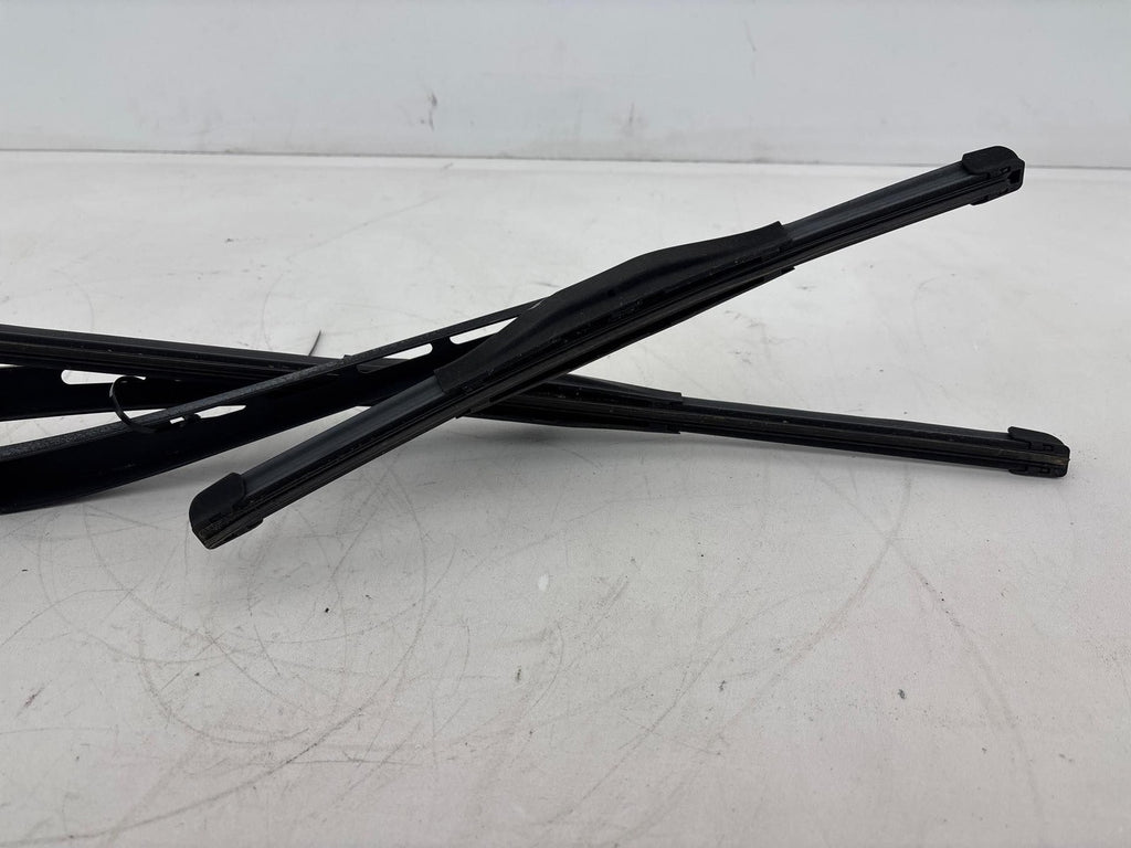 10-17 Chevy Equinox Front Right And Left Side Windshield Wiper Arm Set of 2 OEM
