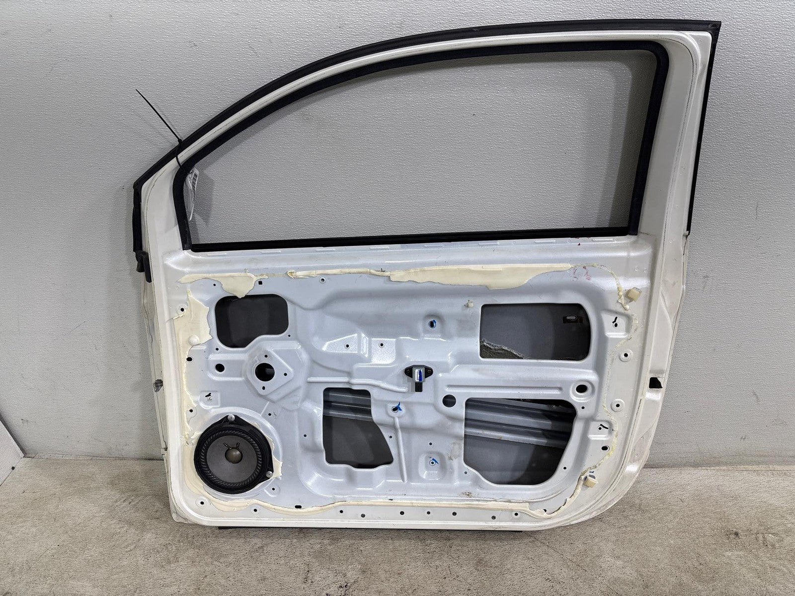 12-17 Fiat 500 Front Right Door Shell Panel Oem