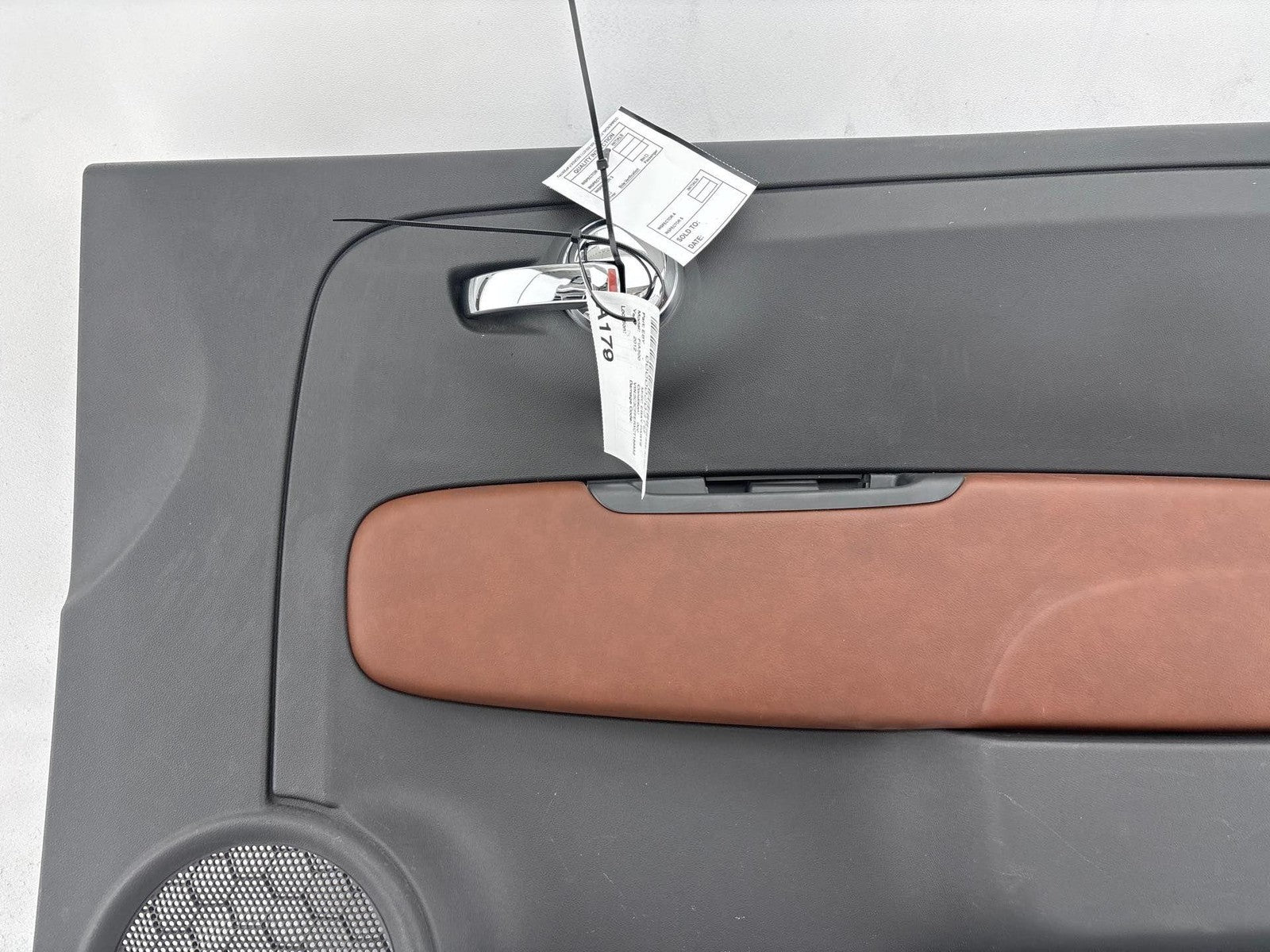 12-18 Fiat 500 Front Right Door Panel Trim Cover Oem