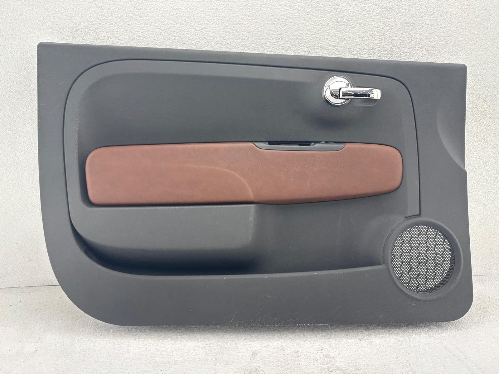 12-18 Fiat 500 Front Left Door Panel Trim Cover Oem