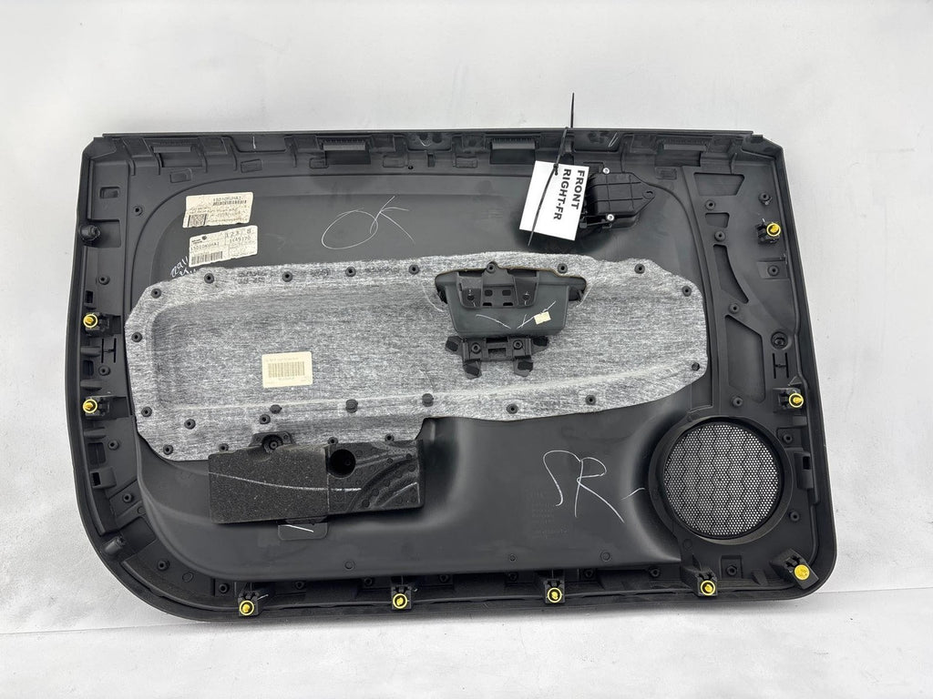12-18 Fiat 500 Front Right Door Panel Trim Cover Oem