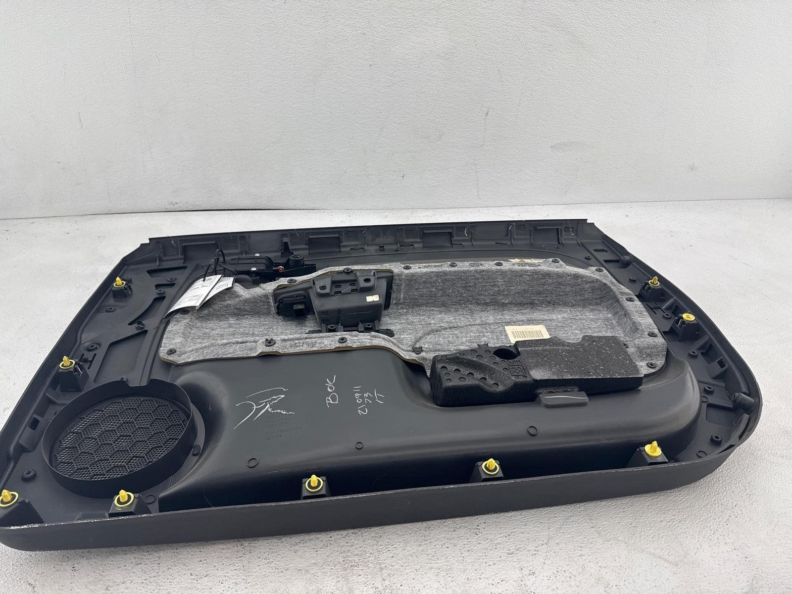 12-18 Fiat 500 Front Left Door Panel Trim Cover Oem