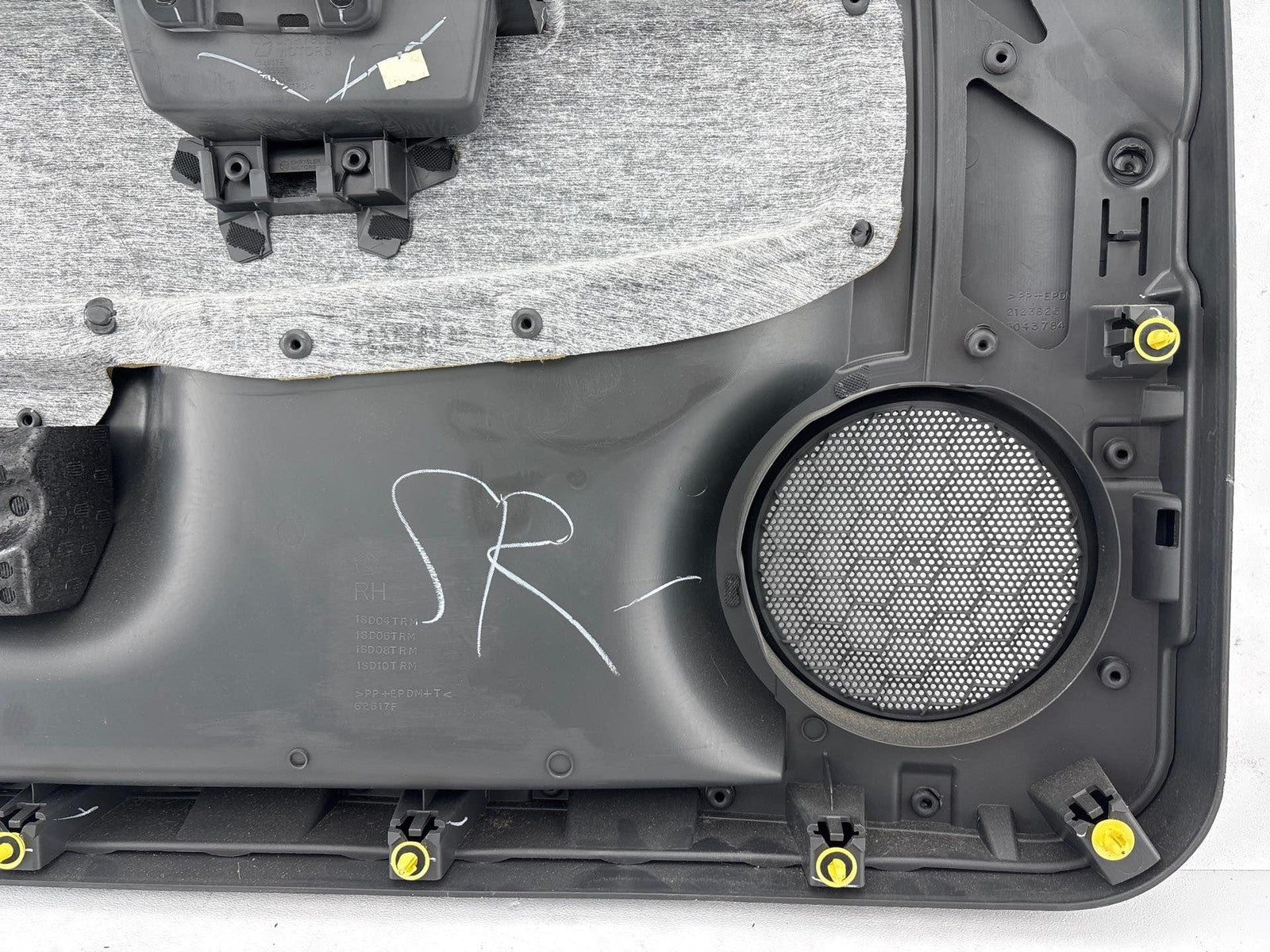 12-18 Fiat 500 Front Right Door Panel Trim Cover Oem