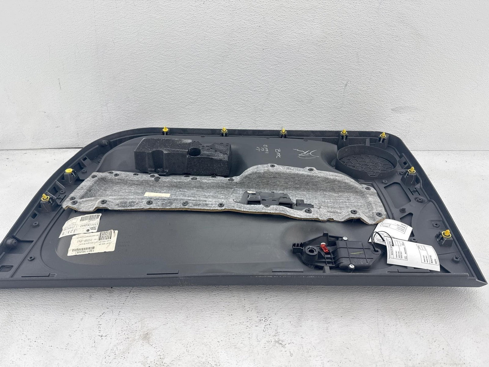 12-18 Fiat 500 Front Left Door Panel Trim Cover Oem