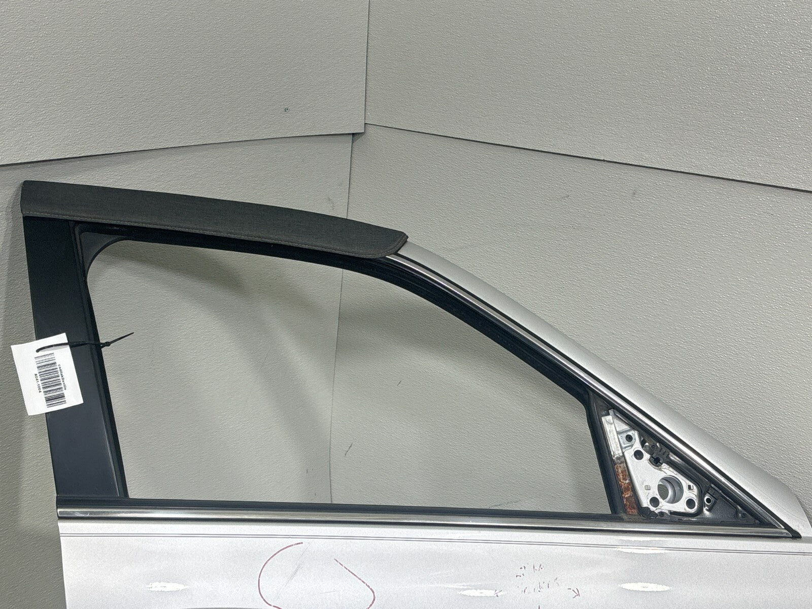 2000-2005 Cadillac Deville Front Right Passenger Side Door Shell Green Oem