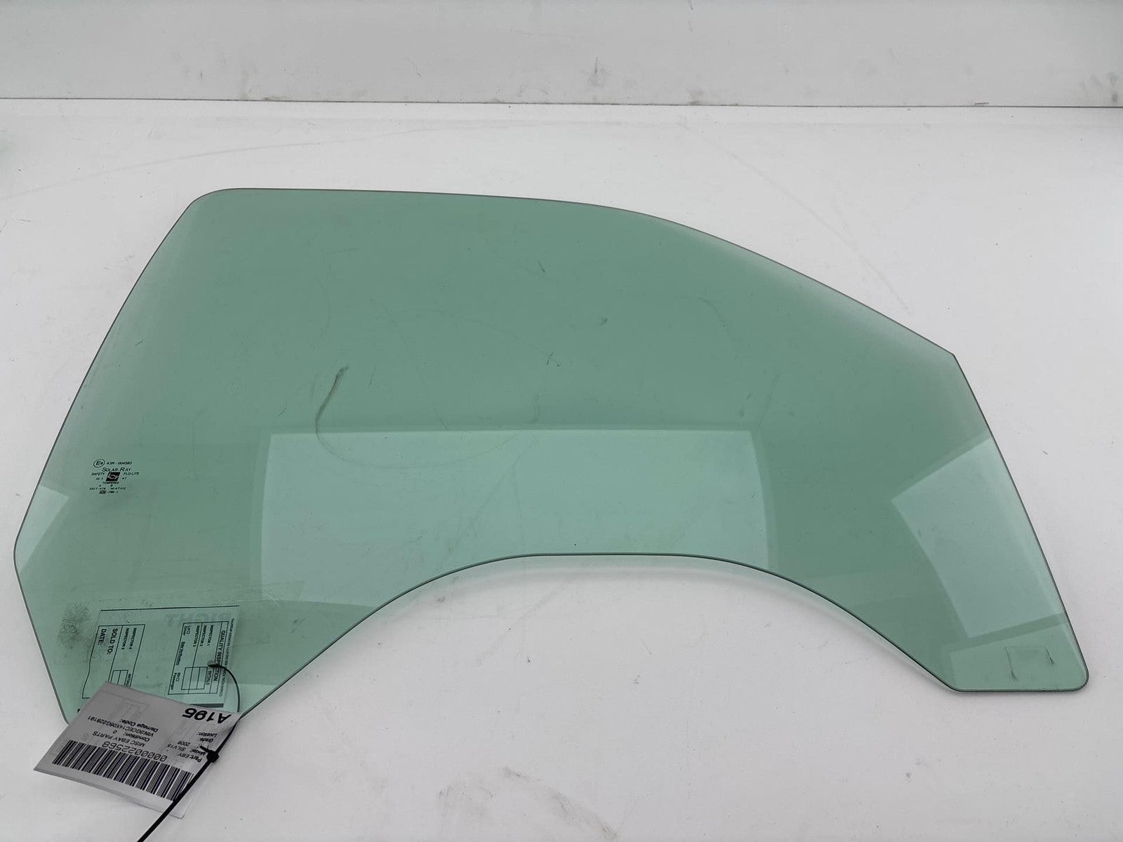 1999 - 2007 Chevrolet Silverado / Sierra 1500 Front Right Door Window Glass OEM