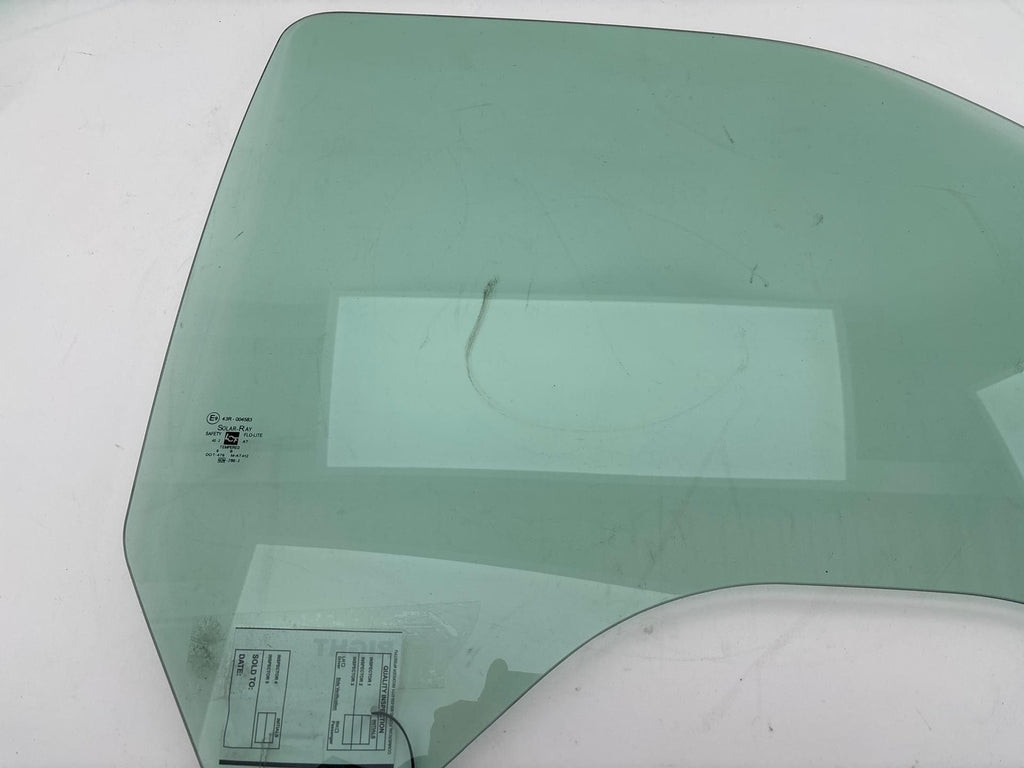 1999 - 2007 Chevrolet Silverado / Sierra 1500 Front Right Door Window Glass OEM