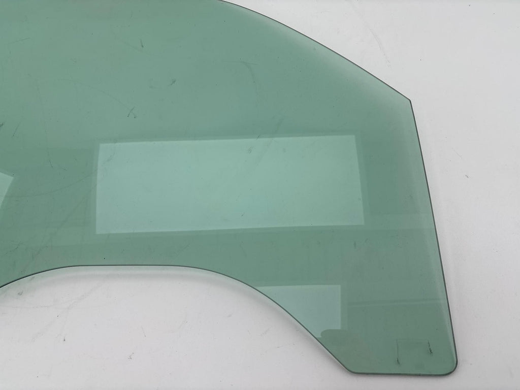 1999 - 2007 Chevrolet Silverado / Sierra 1500 Front Right Door Window Glass OEM