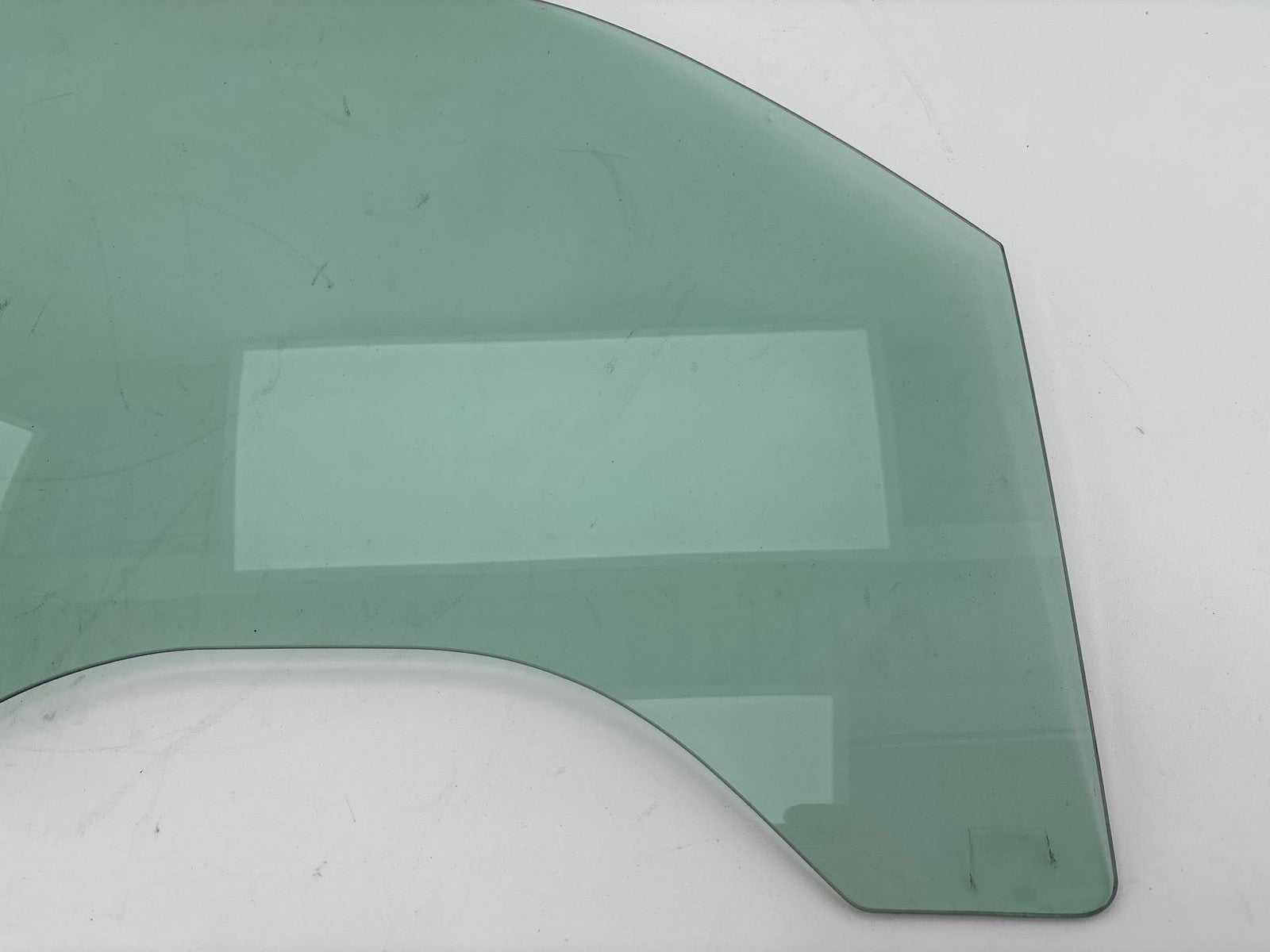 1999 - 2007 Chevrolet Silverado / Sierra 1500 Front Right Door Window Glass OEM