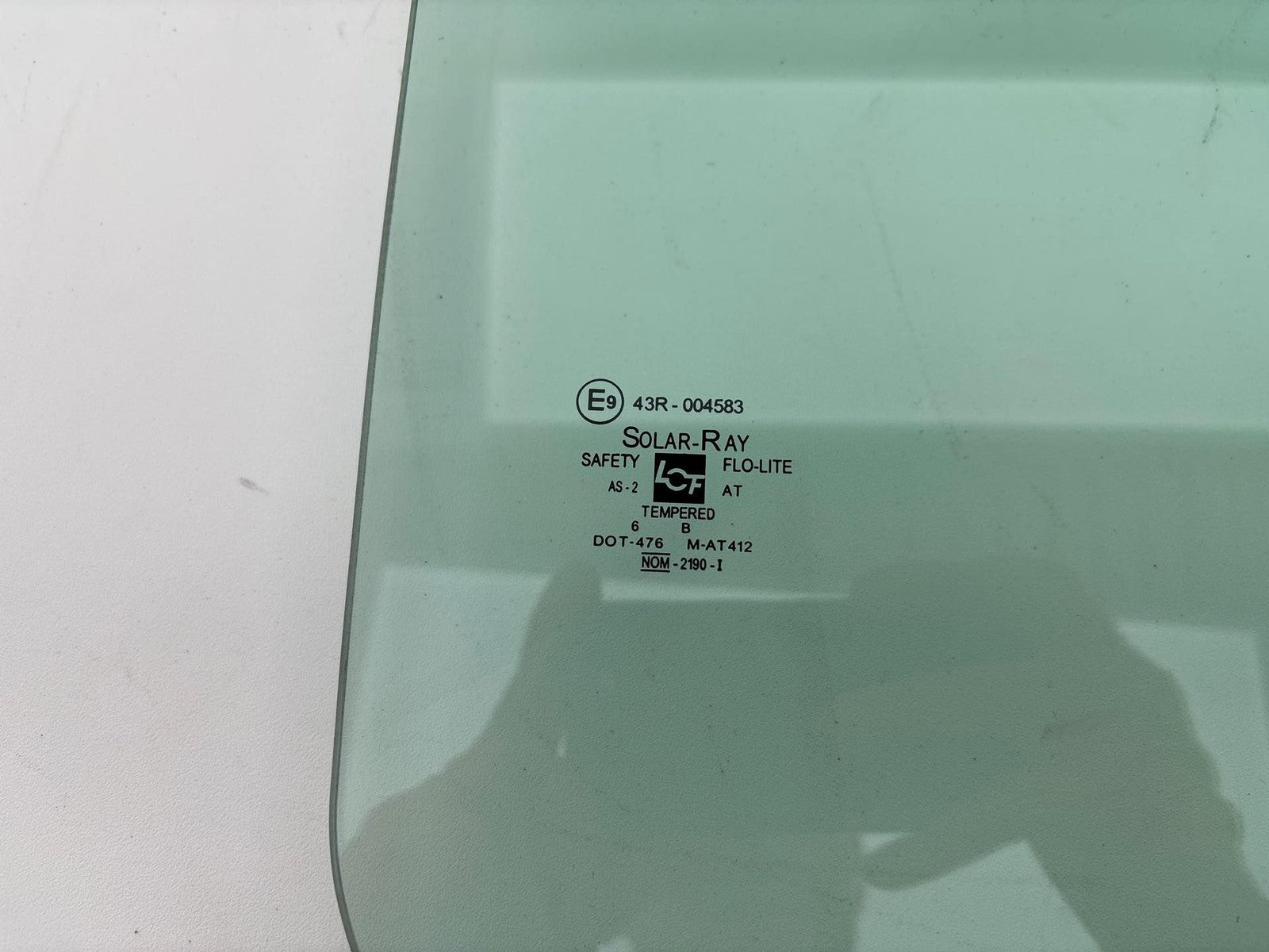 1999 - 2007 Chevrolet Silverado / Sierra 1500 Front Right Door Window Glass OEM