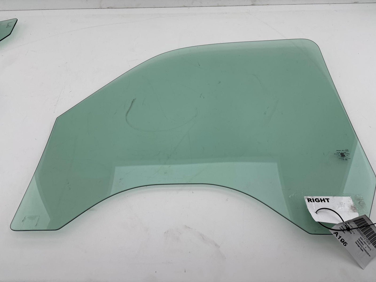 1999 - 2007 Chevrolet Silverado / Sierra 1500 Front Right Door Window Glass OEM