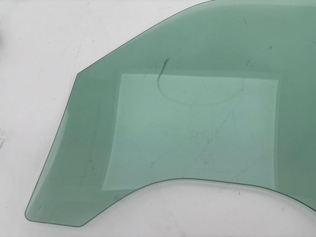 1999 - 2007 Chevrolet Silverado / Sierra 1500 Front Right Door Window Glass OEM