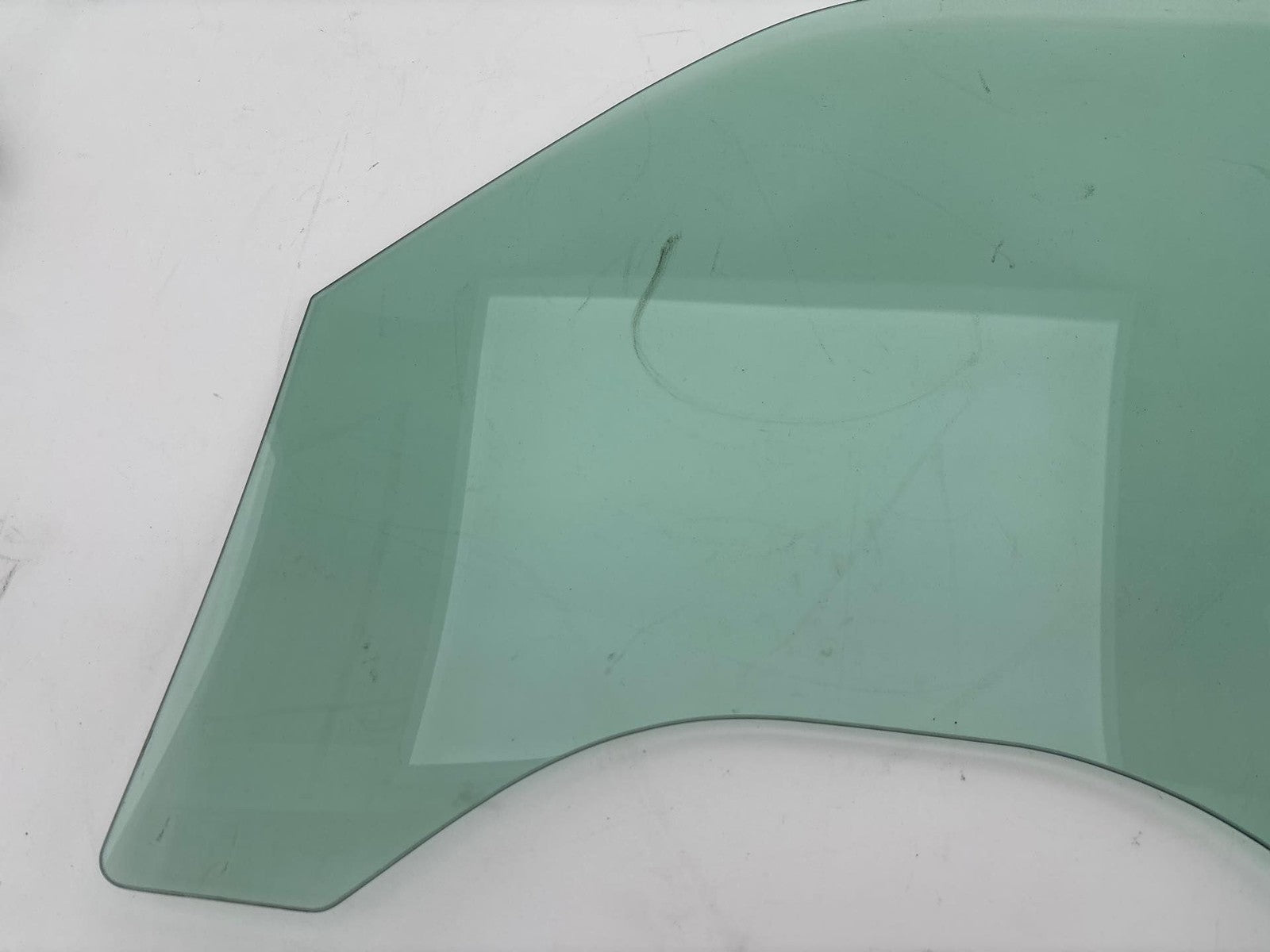 1999 - 2007 Chevrolet Silverado / Sierra 1500 Front Right Door Window Glass OEM