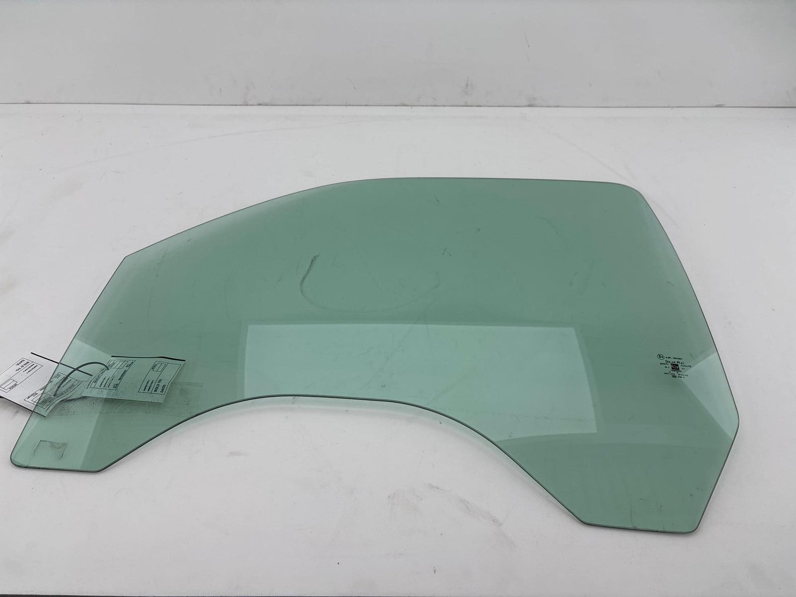 1999 - 2007 Chevrolet Silverado / Sierra 1500 Front Left Door Window Glass OEM