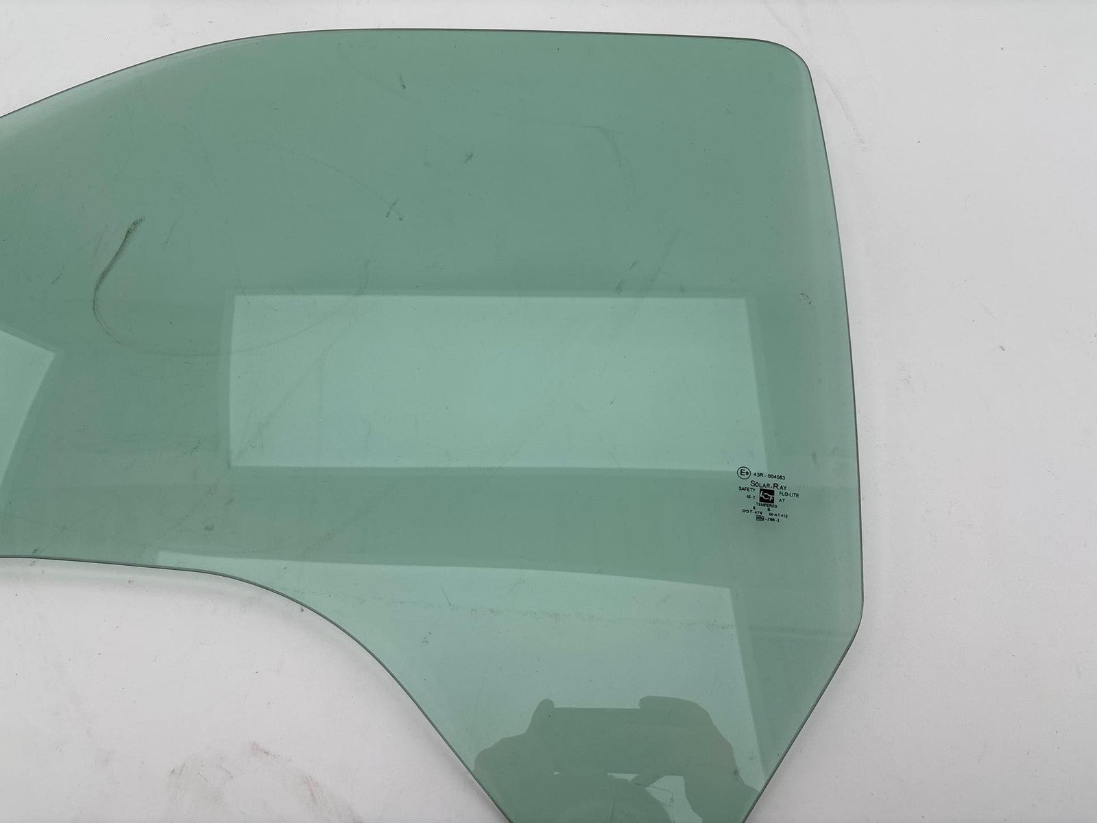 1999 - 2007 Chevrolet Silverado / Sierra 1500 Front Left Door Window Glass OEM