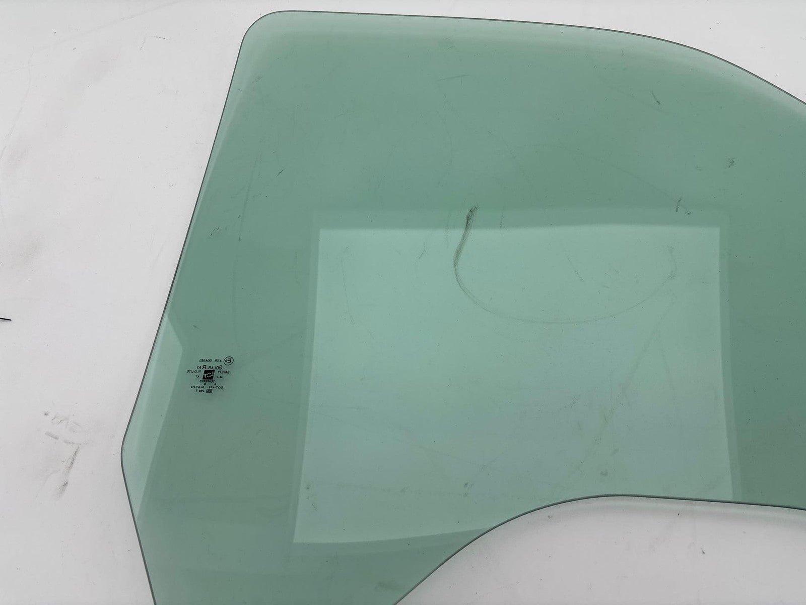 1999 - 2007 Chevrolet Silverado / Sierra 1500 Front Left Door Window Glass OEM