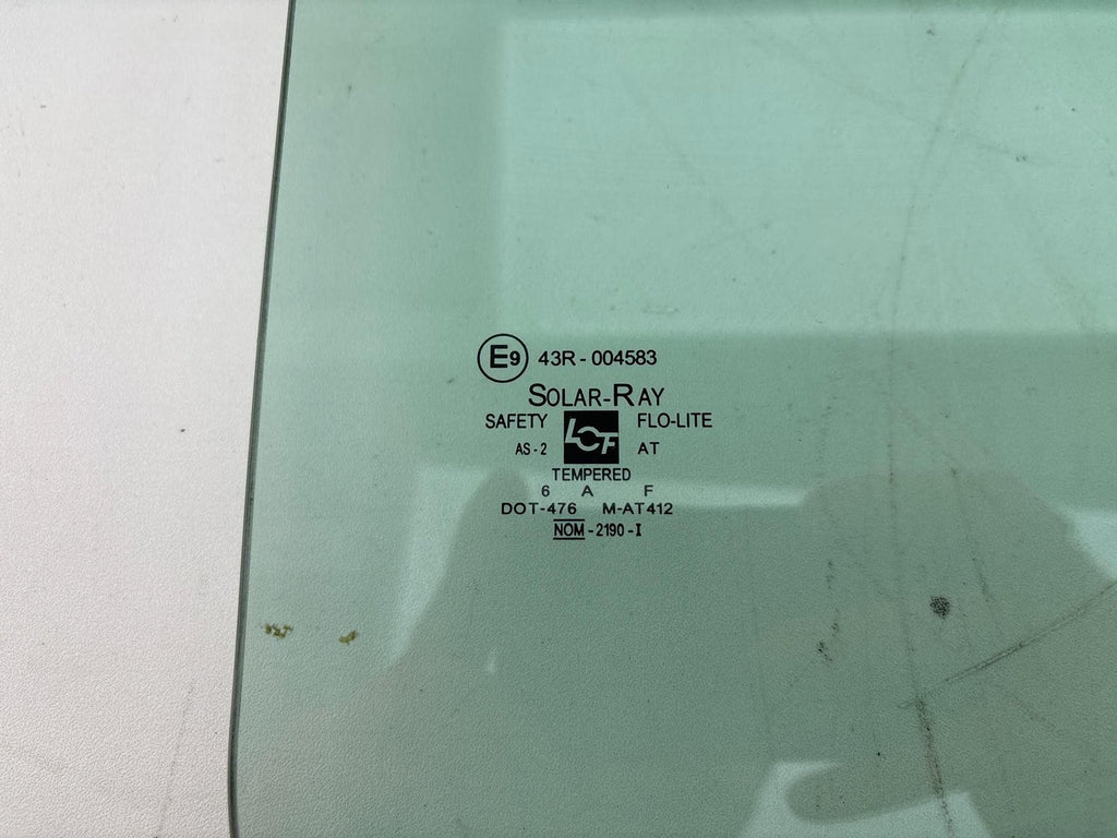 1999-2007 Chevrolet Silverado 1500 Front Right Door Window Glass OEM