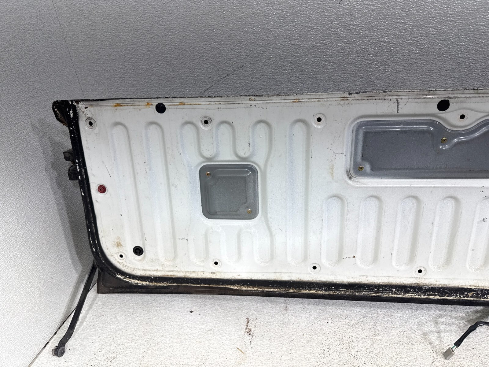 1991-1992 Toyota Land Cruiser Rear Lower Tailgate Black Oem