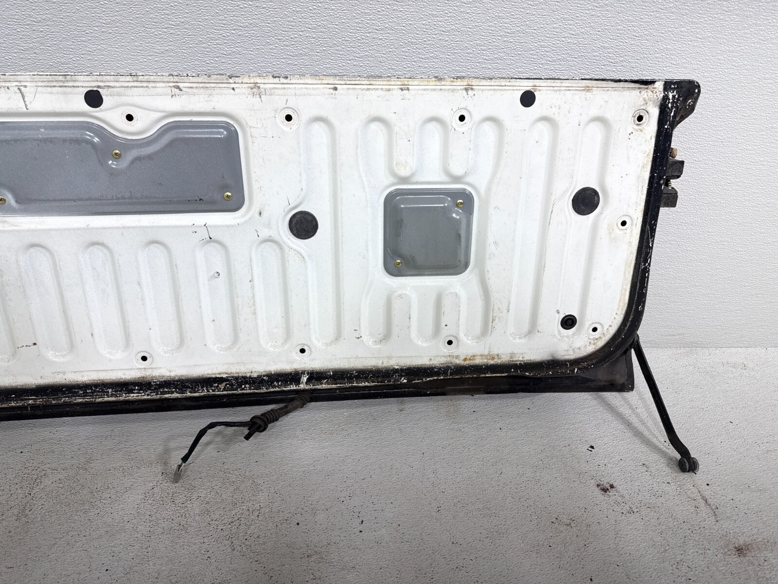 1991-1992 Toyota Land Cruiser Rear Lower Tailgate Black Oem