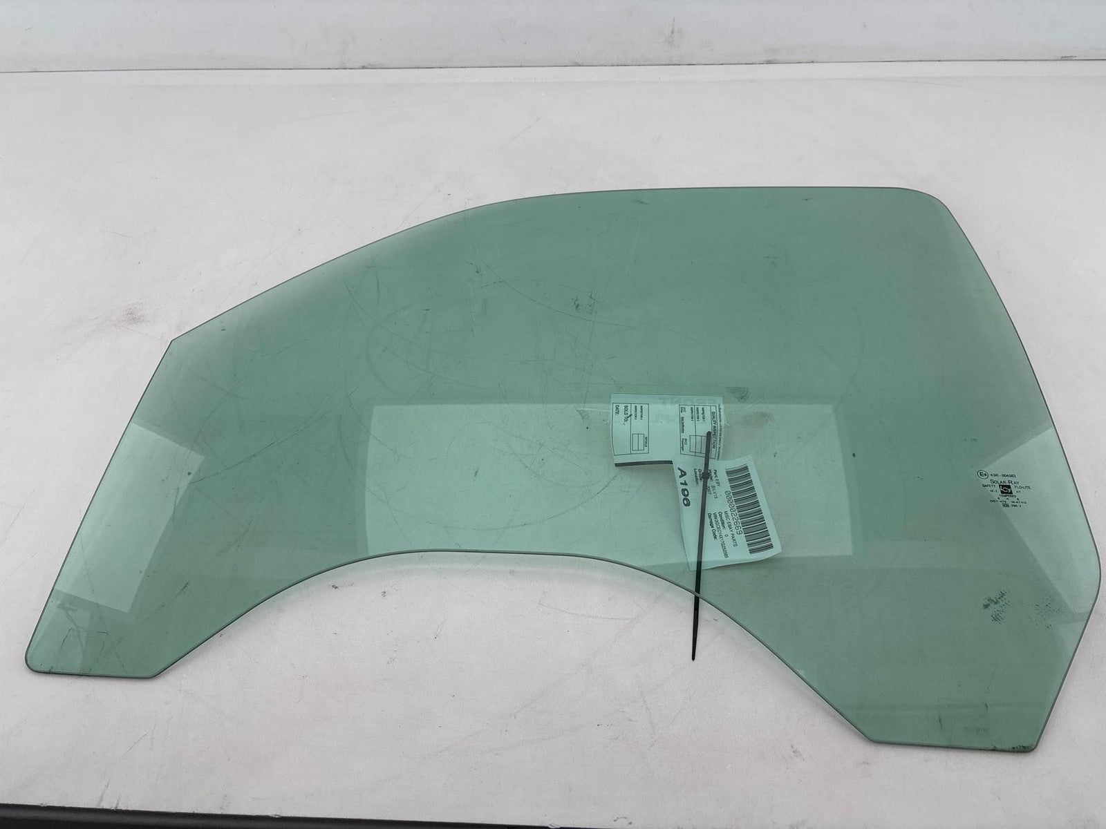 1999-2007 Chevrolet Silverado 1500 Front Left Door Window Glass OEM