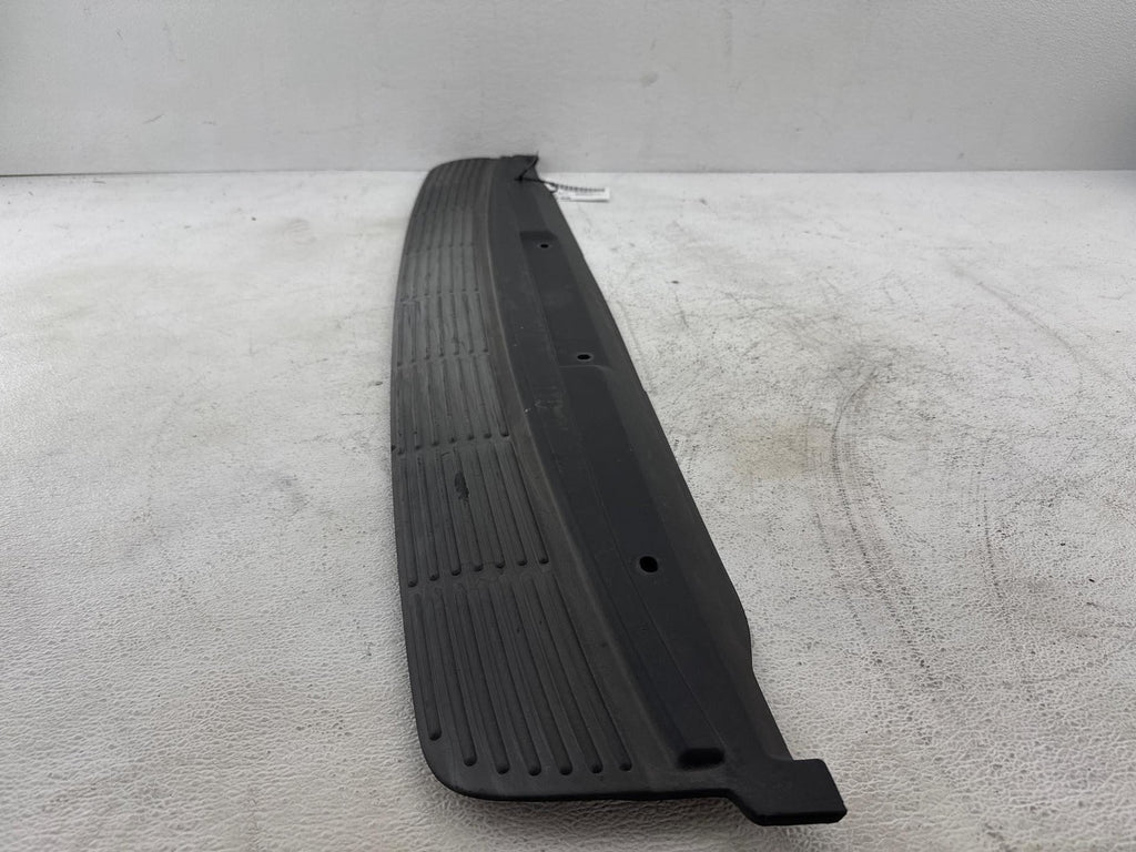 2000 Saturn Sw2 Rear Bumper Step Pad Cover Oem
