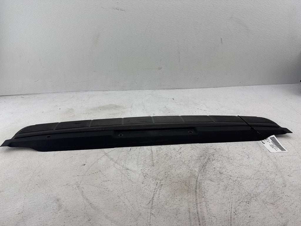 2000 Saturn Sw2 Rear Bumper Step Pad Cover Oem