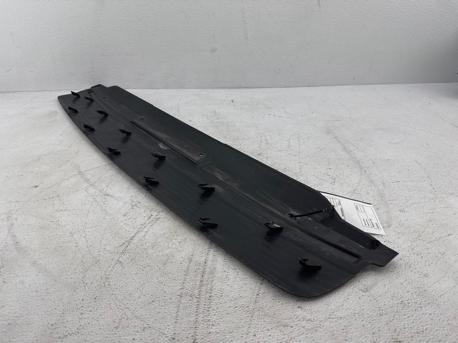 2000 Saturn Sw2 Rear Bumper Step Pad Cover Oem