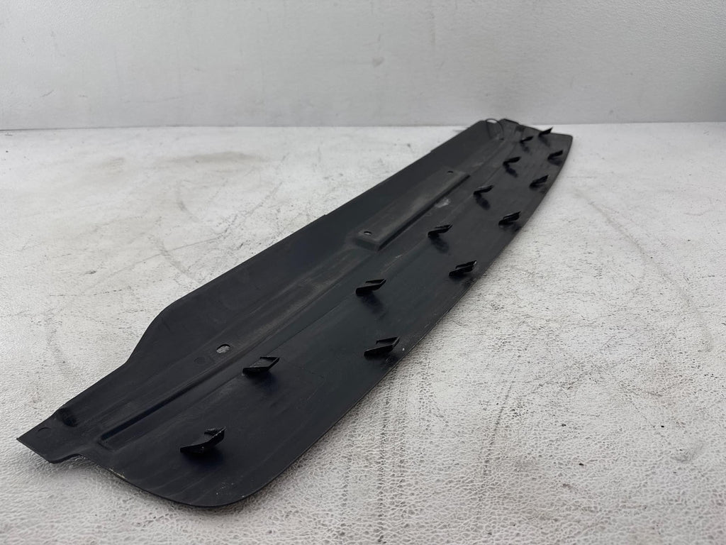 2000 Saturn Sw2 Rear Bumper Step Pad Cover Oem