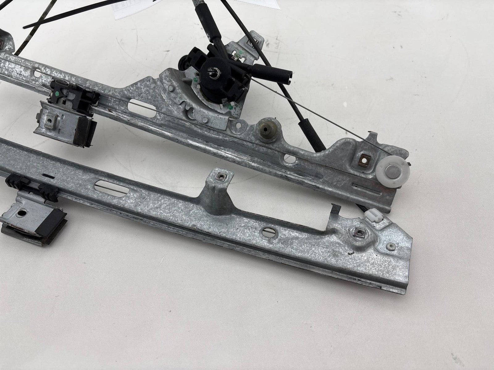 1999-2007 Chevrolet Silverado 1500 Front Right Door Window Regulator OEM