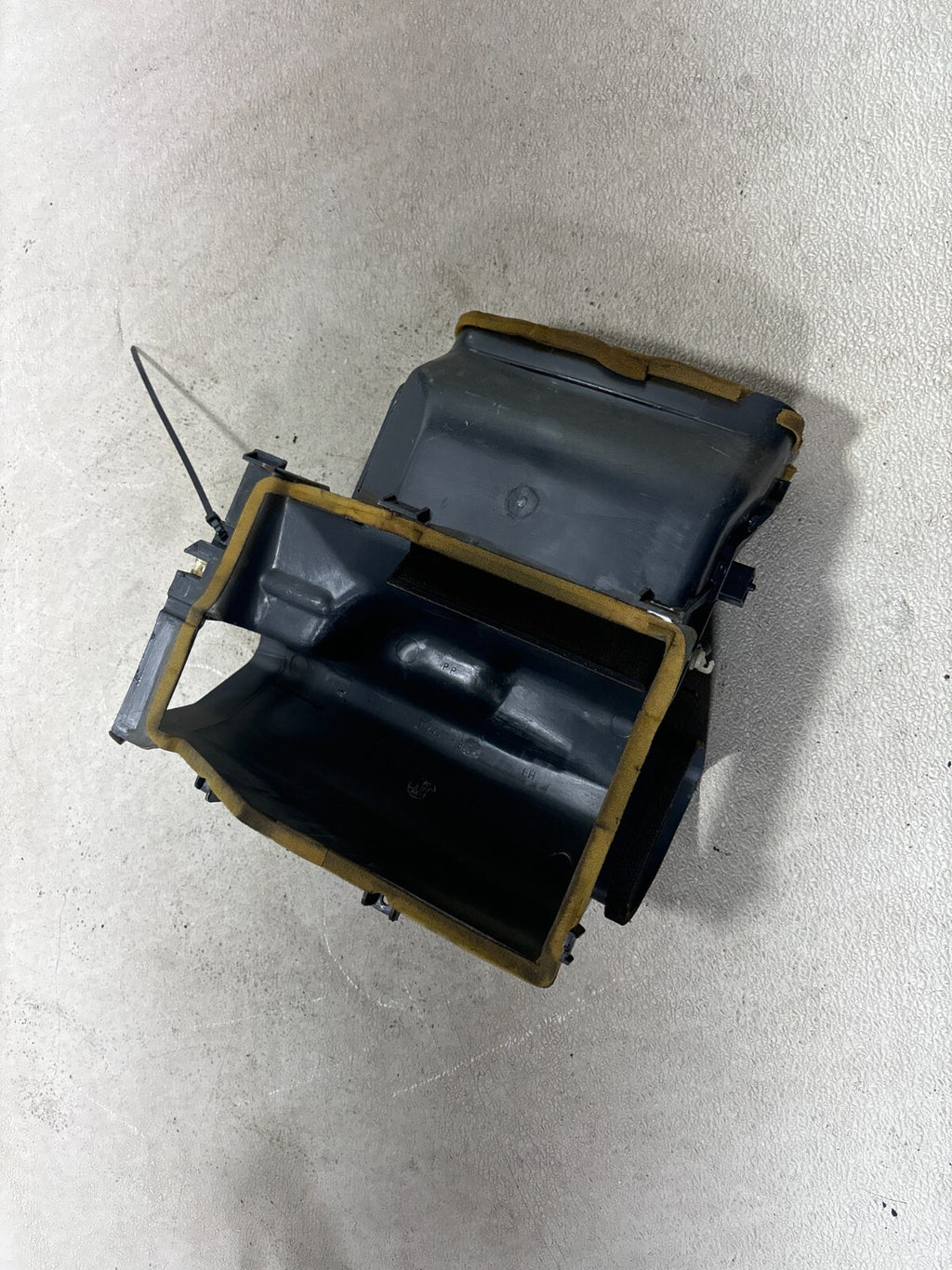 1992-1997 Toyota Land Cruiser Fj80 Heater Core Housing Assembly Oem 87150-60170