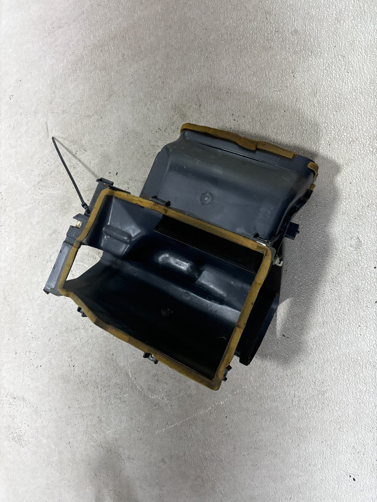 1992-1997 Toyota Land Cruiser Fj80 Heater Core Housing Assembly Oem 87150-60170