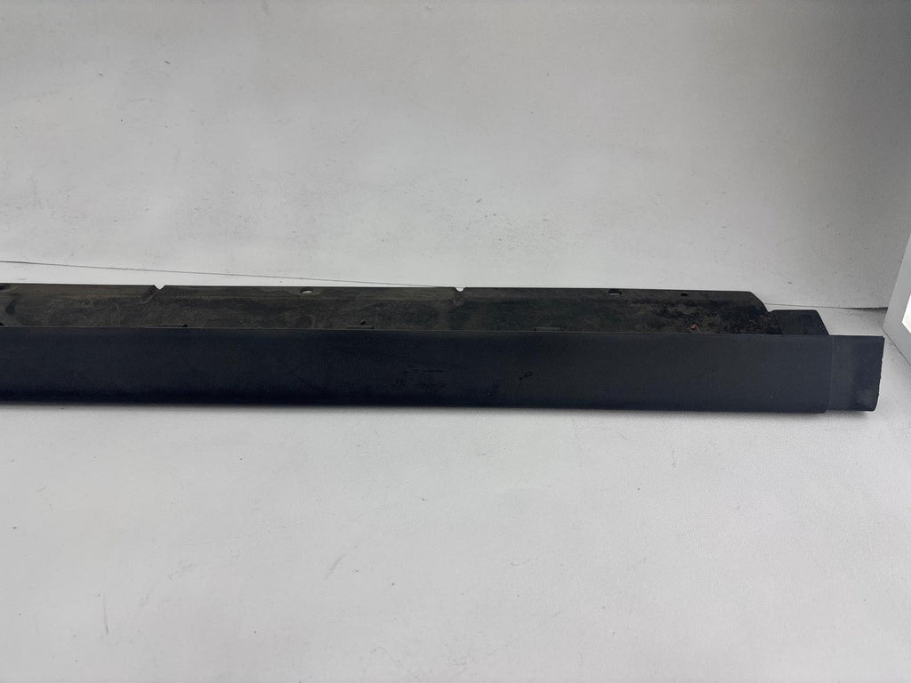 03-09 Hummer H2 Right Passenger Side Rocker Panel Skirt Molding Oem