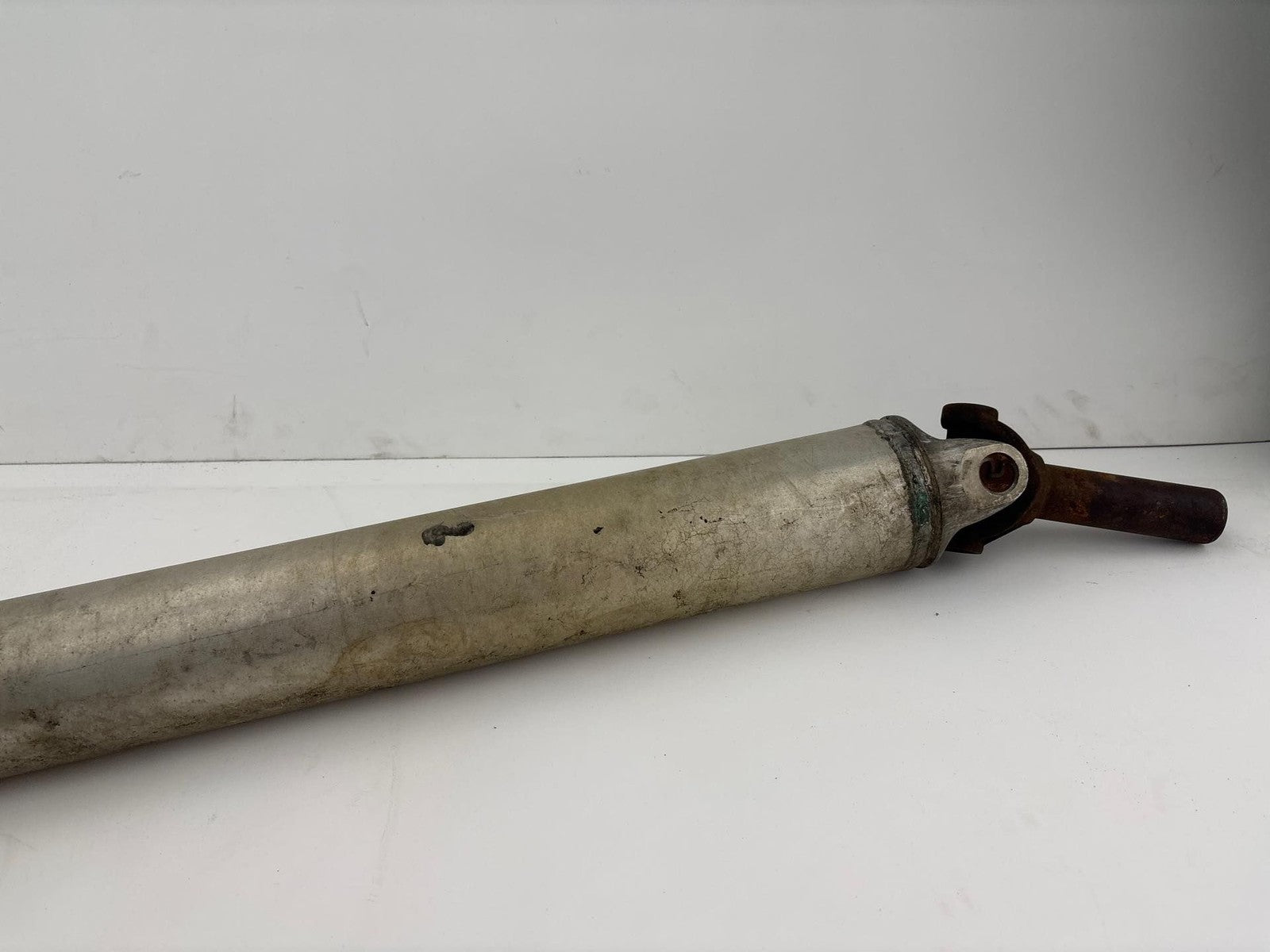 1999-2007 Chevrolet Silverado 1500 Rear Driveshaft Prop Shaft Assembly OEM
