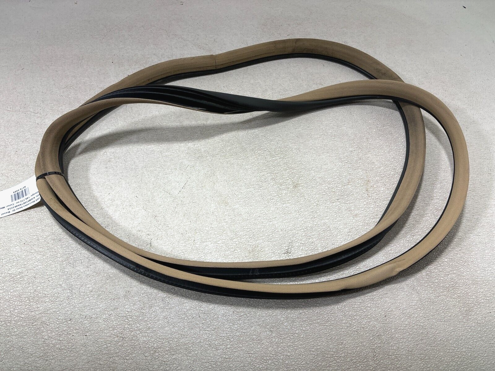 07-12 Mercedes Gl550 Gl320 Front Left Driver Door Body Seal Weather Strip