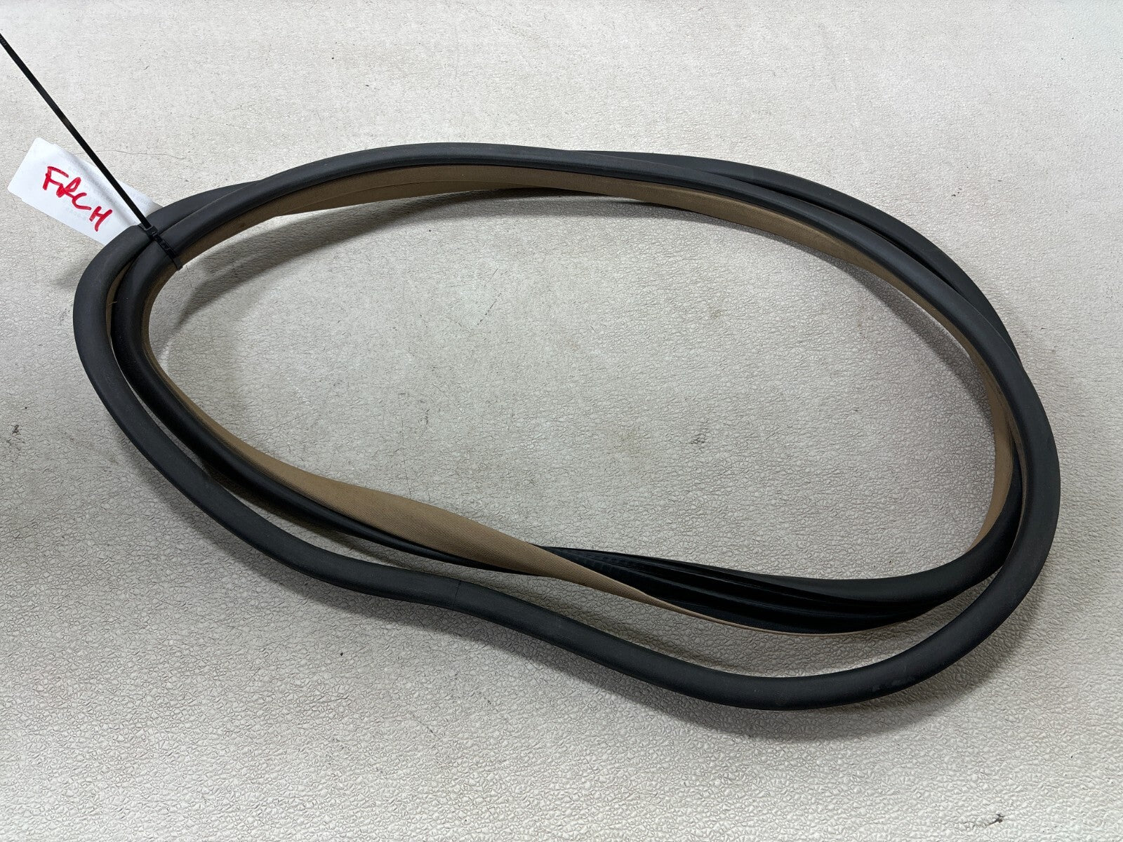 07-12 Mercedes Gl550 Gl320 Front Left Driver Door Body Seal Weather Strip