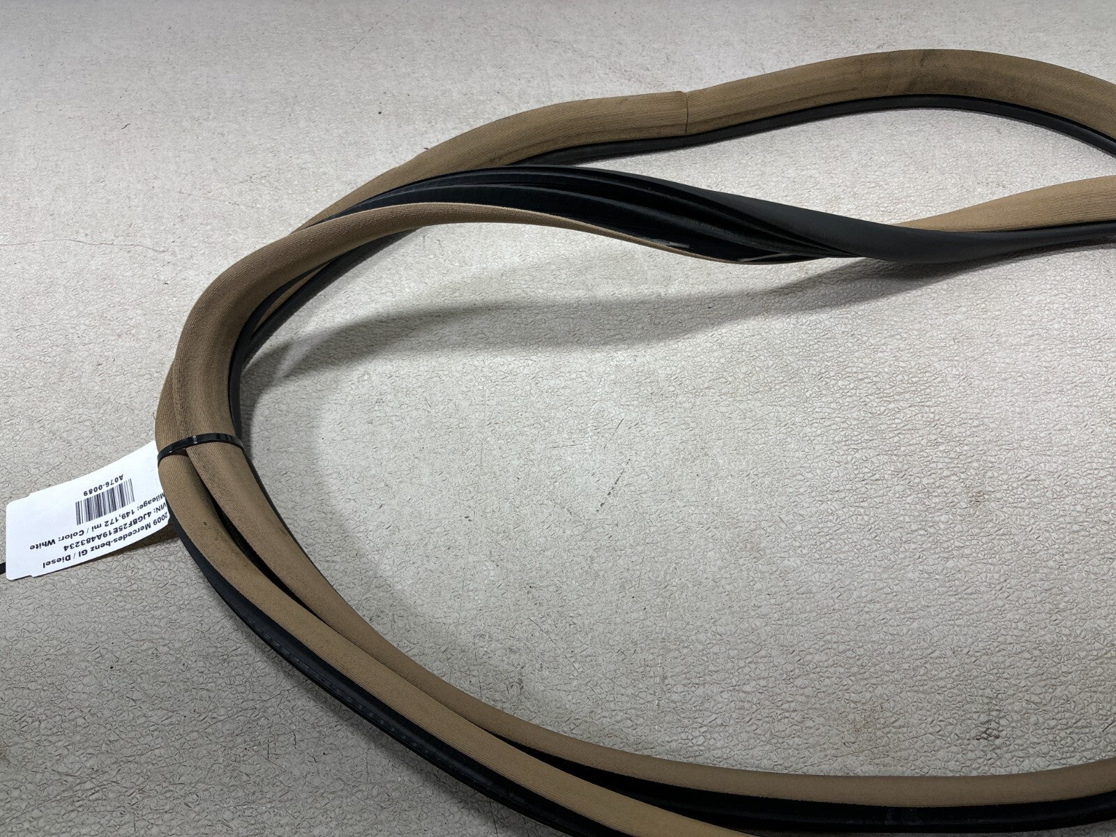 07-12 Mercedes Gl550 Gl320 Front Left Driver Door Body Seal Weather Strip