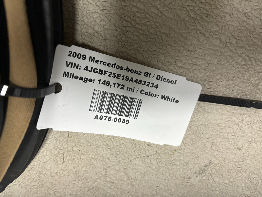 07-12 Mercedes Gl550 Gl320 Front Left Driver Door Body Seal Weather Strip