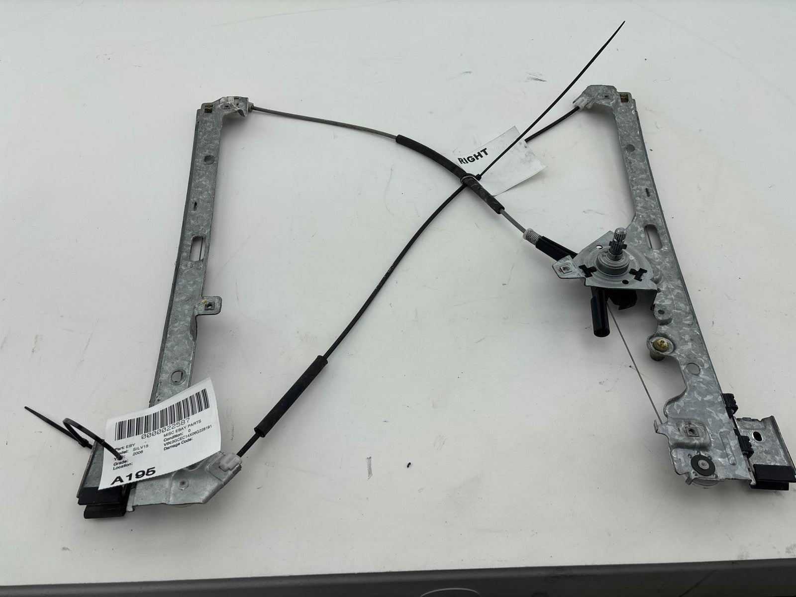 1999-2007 Chevrolet Silverado 1500 Front Right Door Manual Window Regulator OEM