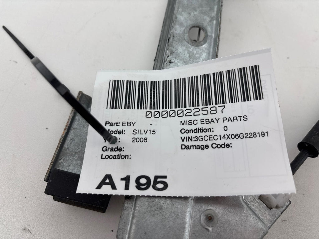 1999-2007 Chevrolet Silverado 1500 Front Right Door Manual Window Regulator OEM