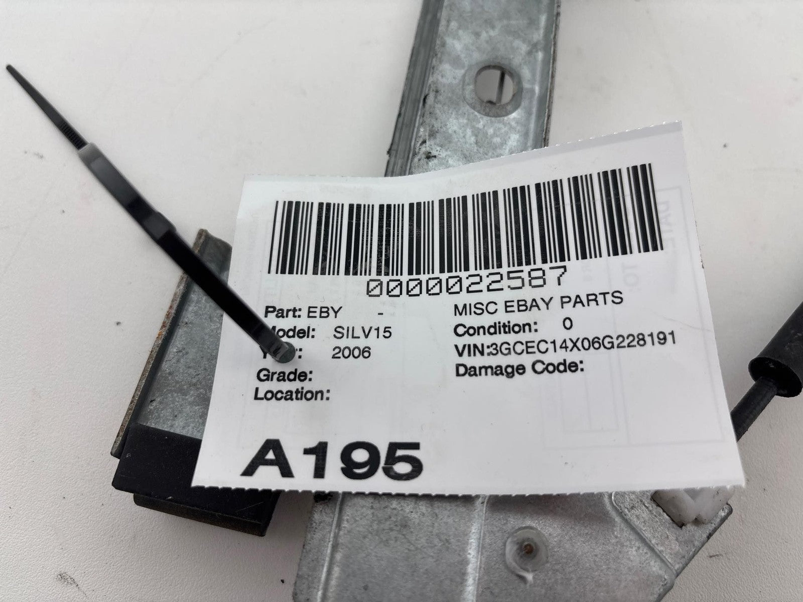 1999-2007 Chevrolet Silverado 1500 Front Right Door Manual Window Regulator OEM