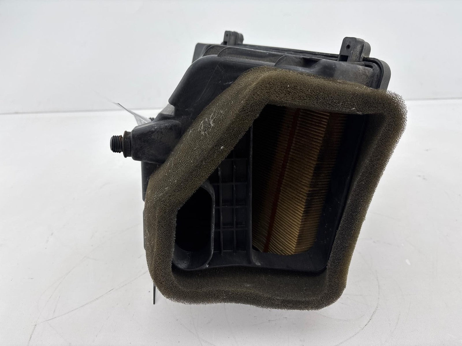 1999-2009 Chevrolet Silverado 1500 Air Intake Cleaner Box OEM