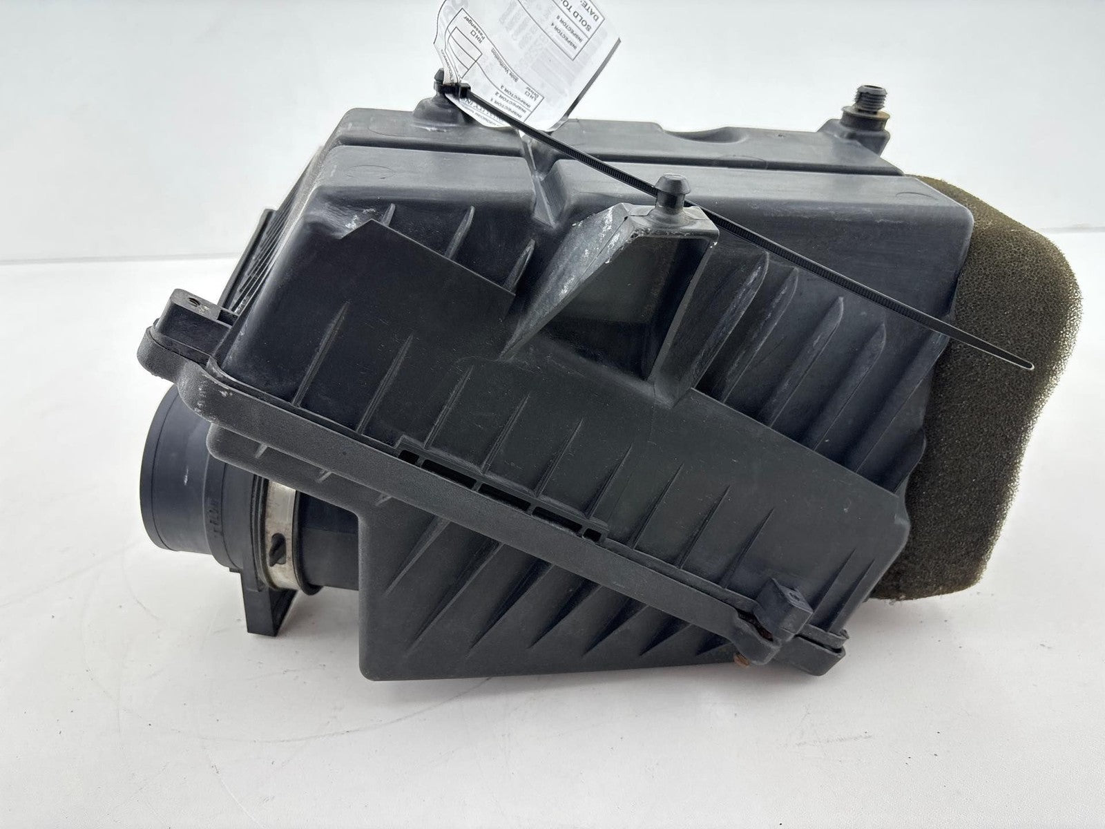1999-2009 Chevrolet Silverado 1500 Air Intake Cleaner Box OEM