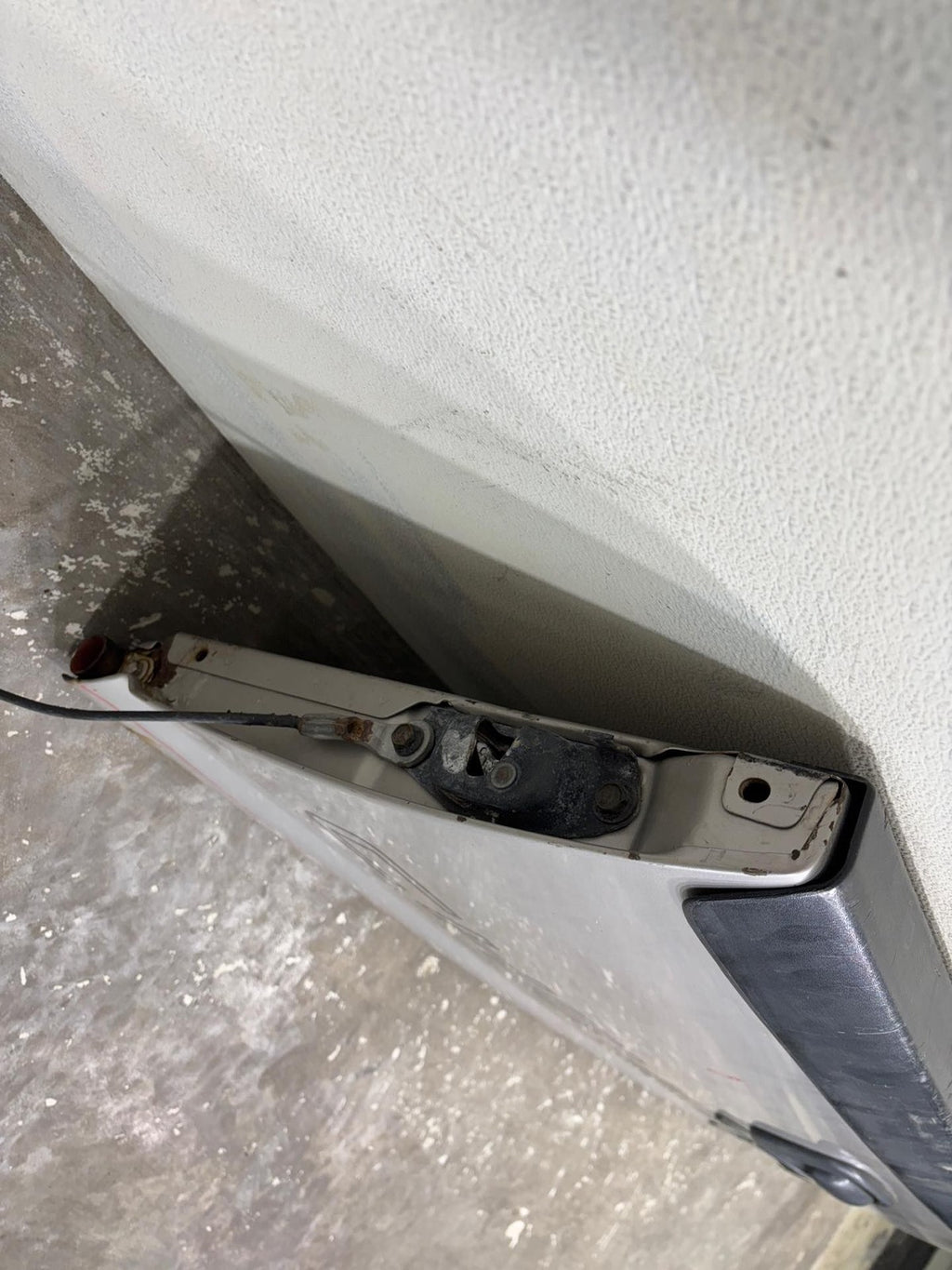 1999-2007 Chevrolet Silverado 1500 Pickup Rear Trunk Decklid Tail Lift Gate OEM