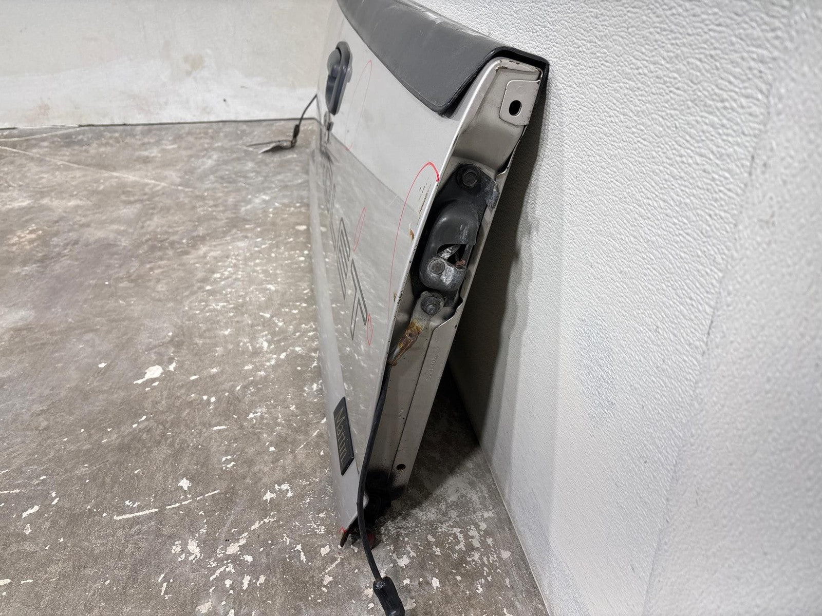 1999-2007 Chevrolet Silverado 1500 Pickup Rear Trunk Decklid Tail Lift Gate OEM