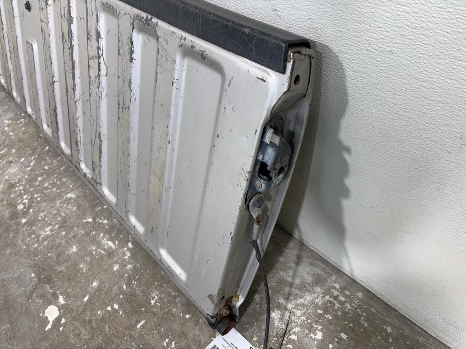 1999-2007 Chevrolet Silverado 1500 Pickup Rear Trunk Decklid Tail Lift Gate OEM